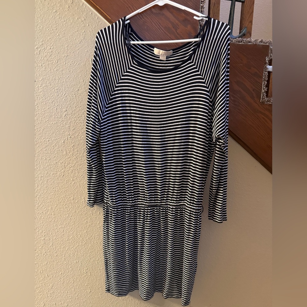 Sold!               MICHAEL Michael Kors Black and White Raglan Sleeve Dress